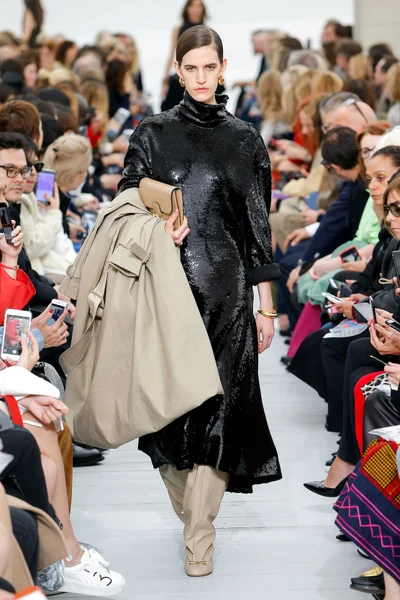 Look 27